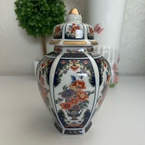Japanese Porcelain Imperial Garden Butterfly Hexagon Temple JAR Height 8 Inch